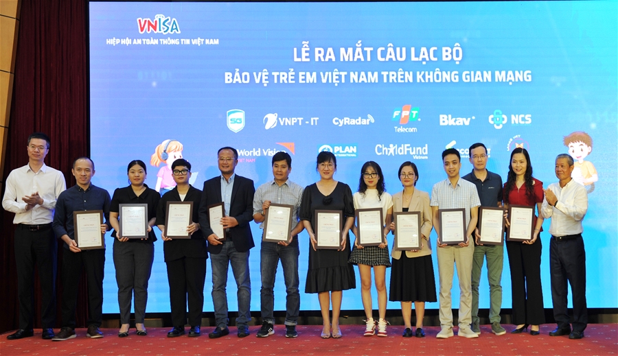 Ra mắt Câu lạc bộ Bảo vệ trẻ em Việt Nam trên không gian mạng 